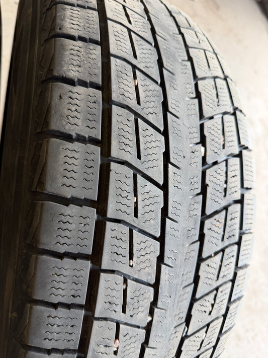 4 pneus d hiver 245/65r17 dunlop en bon état