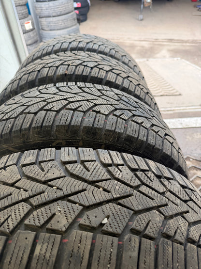 4 pneus d hiver 225/65r17 general a l etat neuf