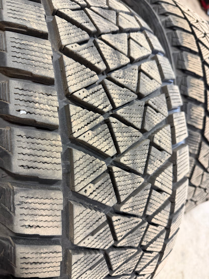 4 pneus d hiver 275/45r20 Bridgestone a l etat neuf