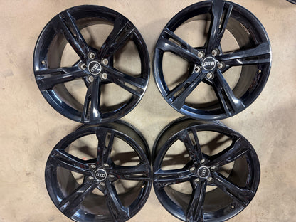 4 mags d origine audi 19 pouces 5x112 a l état neuf