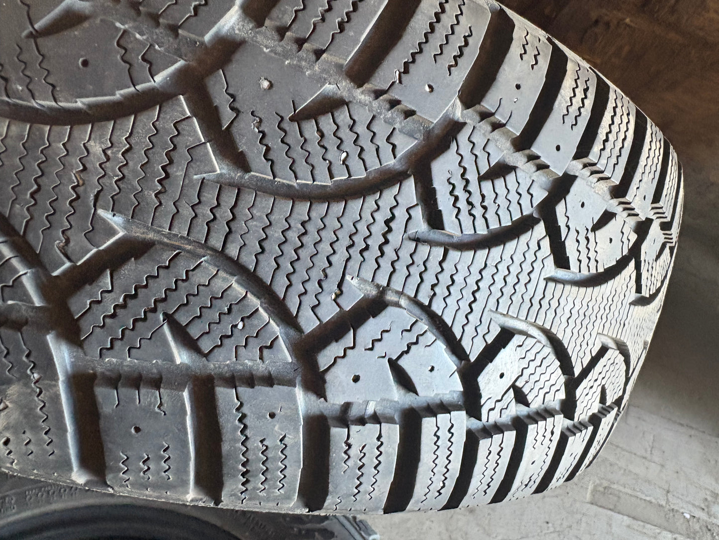 1 pneu d hiver 215/60r16 general