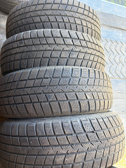 4 pneus d hiver 205/60r16 good year en bon etat