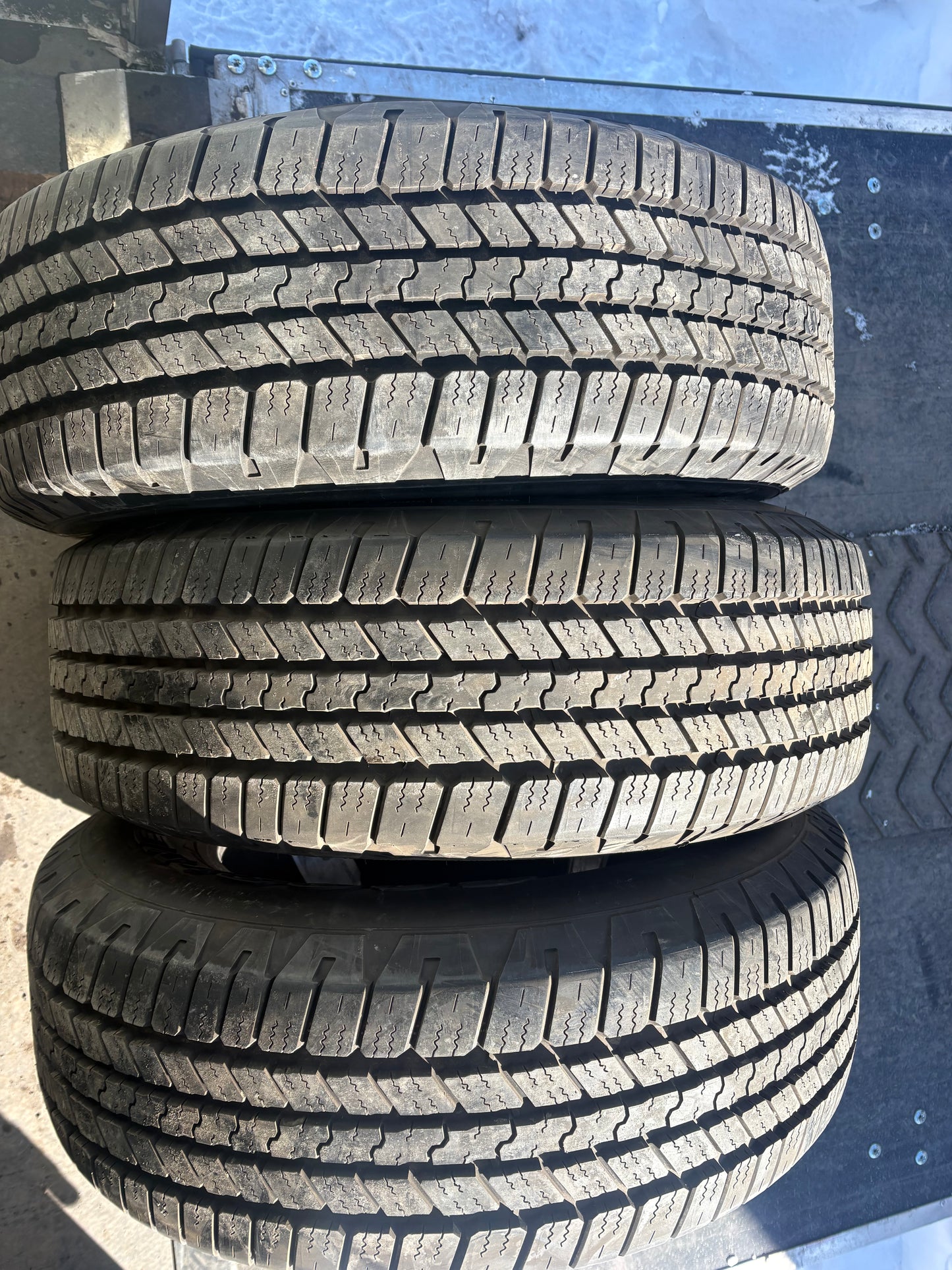 3 pneus d ete neufs 265/65r18 good year en liquidation