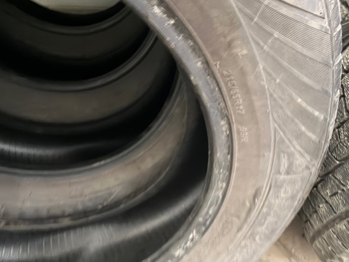 4 pneus d ete 215/65r17 giti