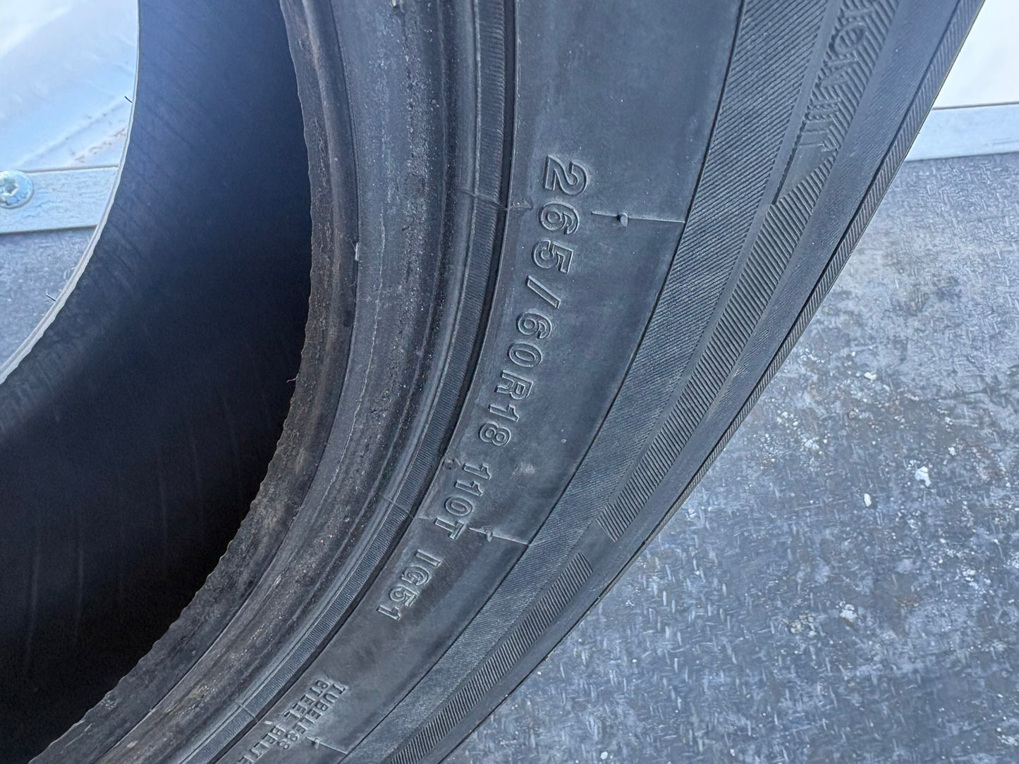 4 pneus d hiver 265/60r18 Yokohama en bon état