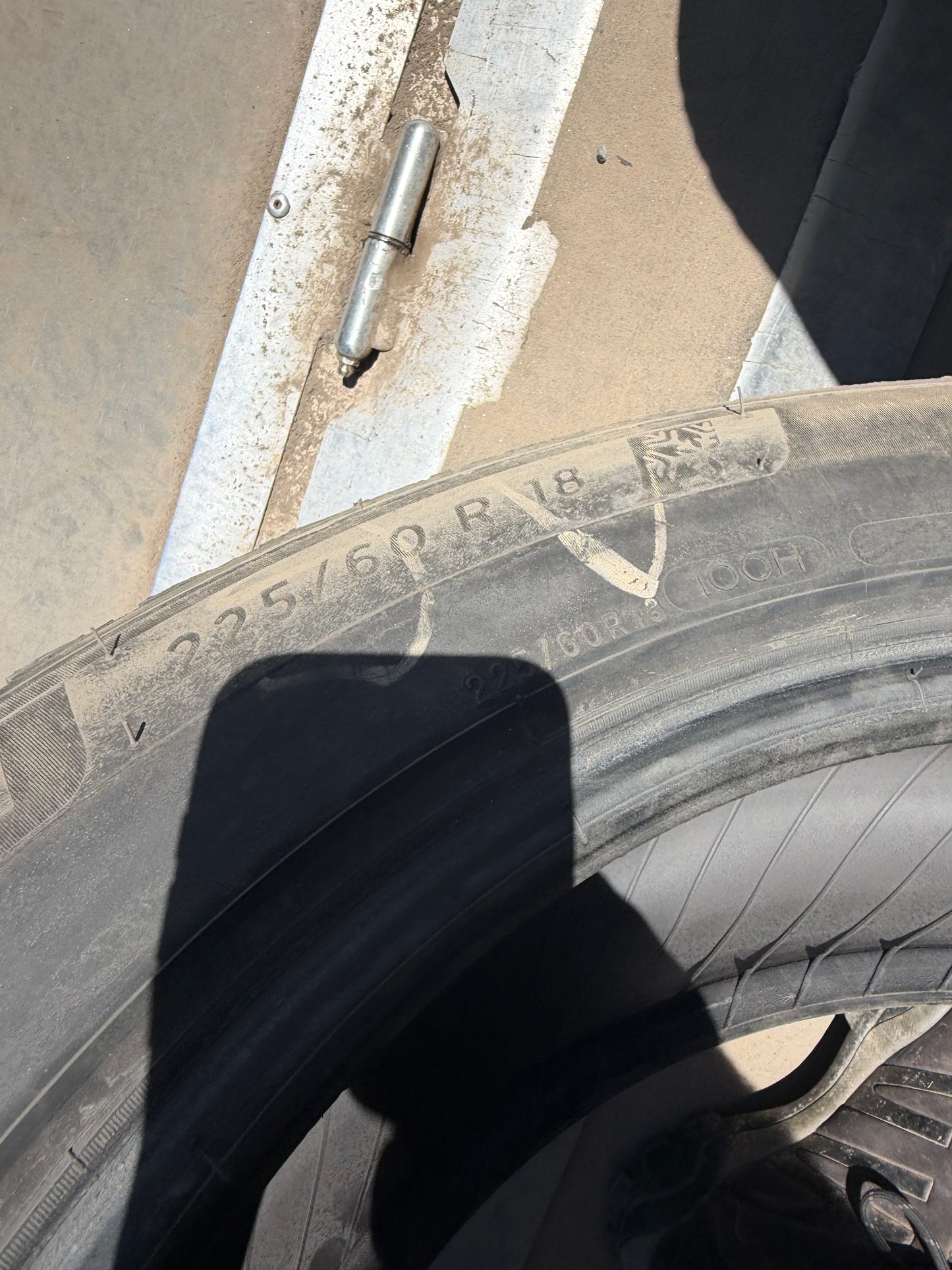 1 pneu d hiver 225/60r18 michelin a l état neuf