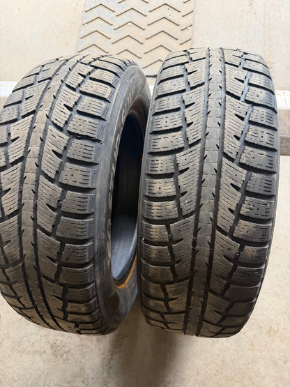 2 pneus d hiver 215/65r17 minerva