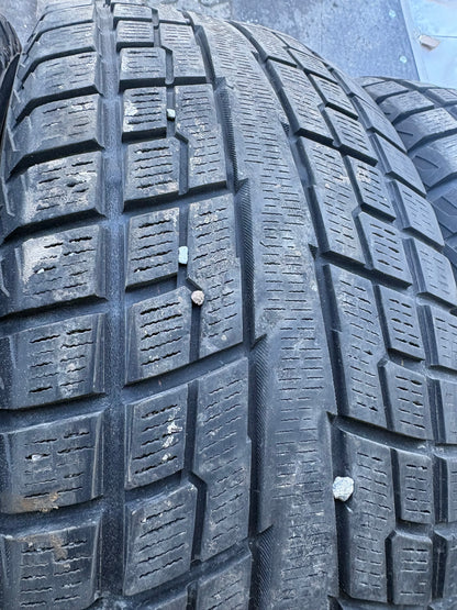 4 pneus d hiver 265/60r18 Yokohama en bon état
