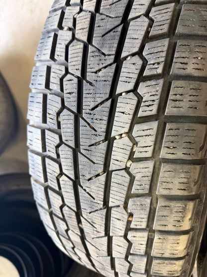 4 pneus d hiver 215/55r17 Yokohama en tres bon état