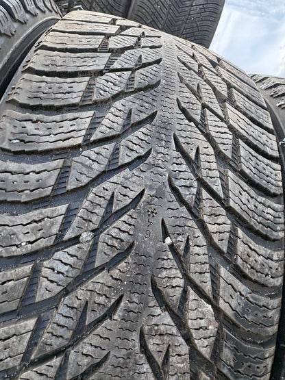 4 pneus d hiver 265/50r20 nokian en tres bon etat