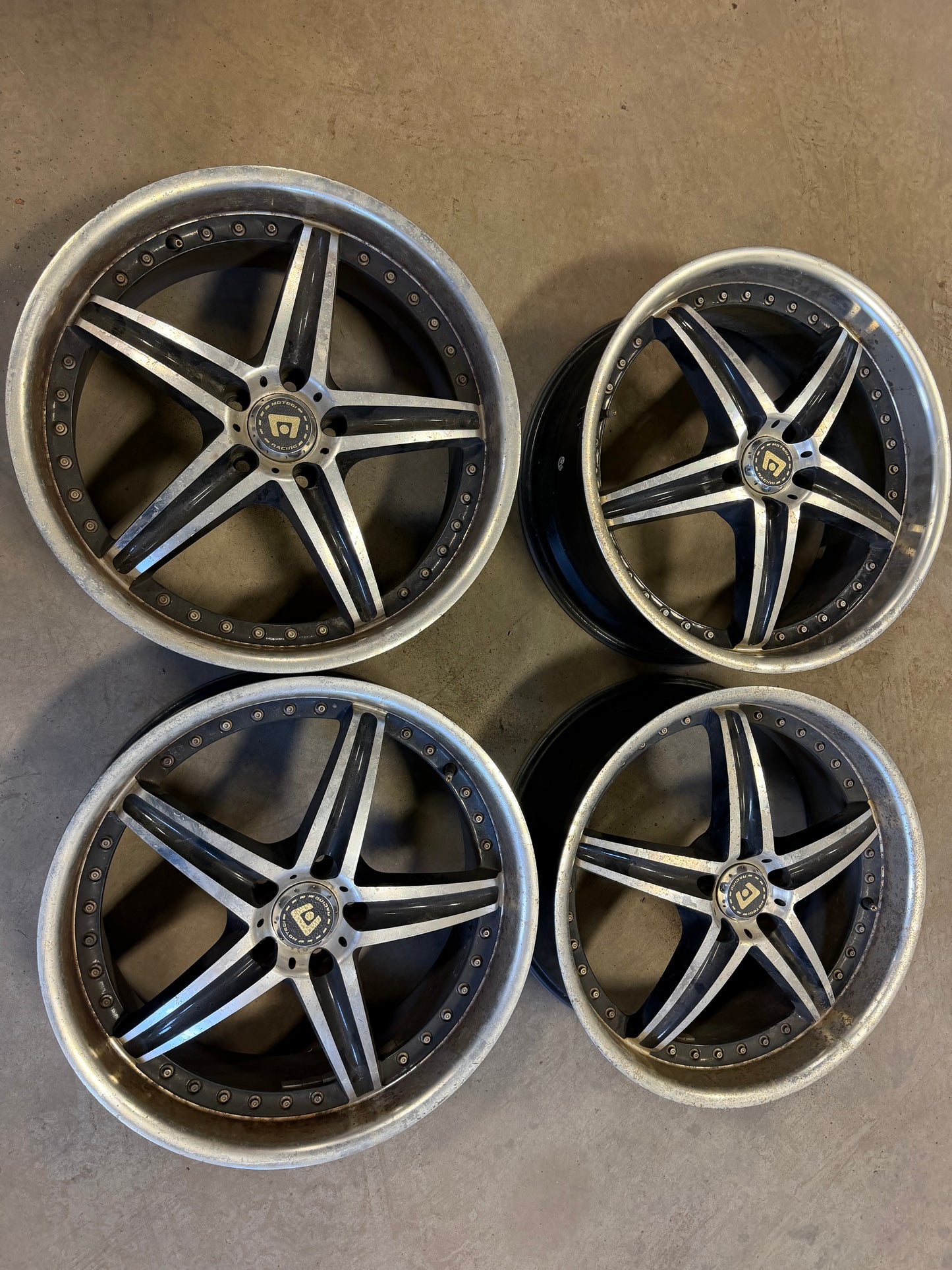 4 mags 20 pouces 5x114.3 en bon etat