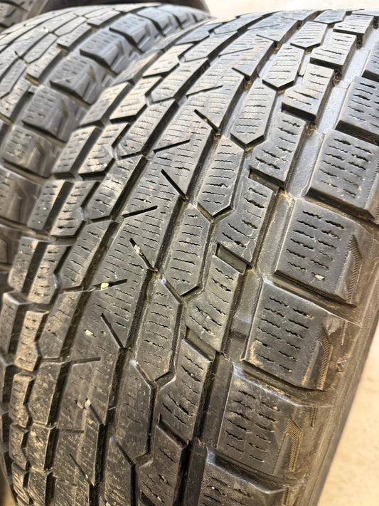 4 pneus d hiver 245/50r20 Yokohama en tres bon etat