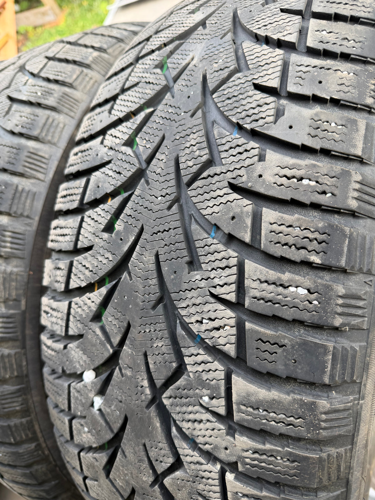 4 pneus d hiver 255/55r20 toyo en bon état