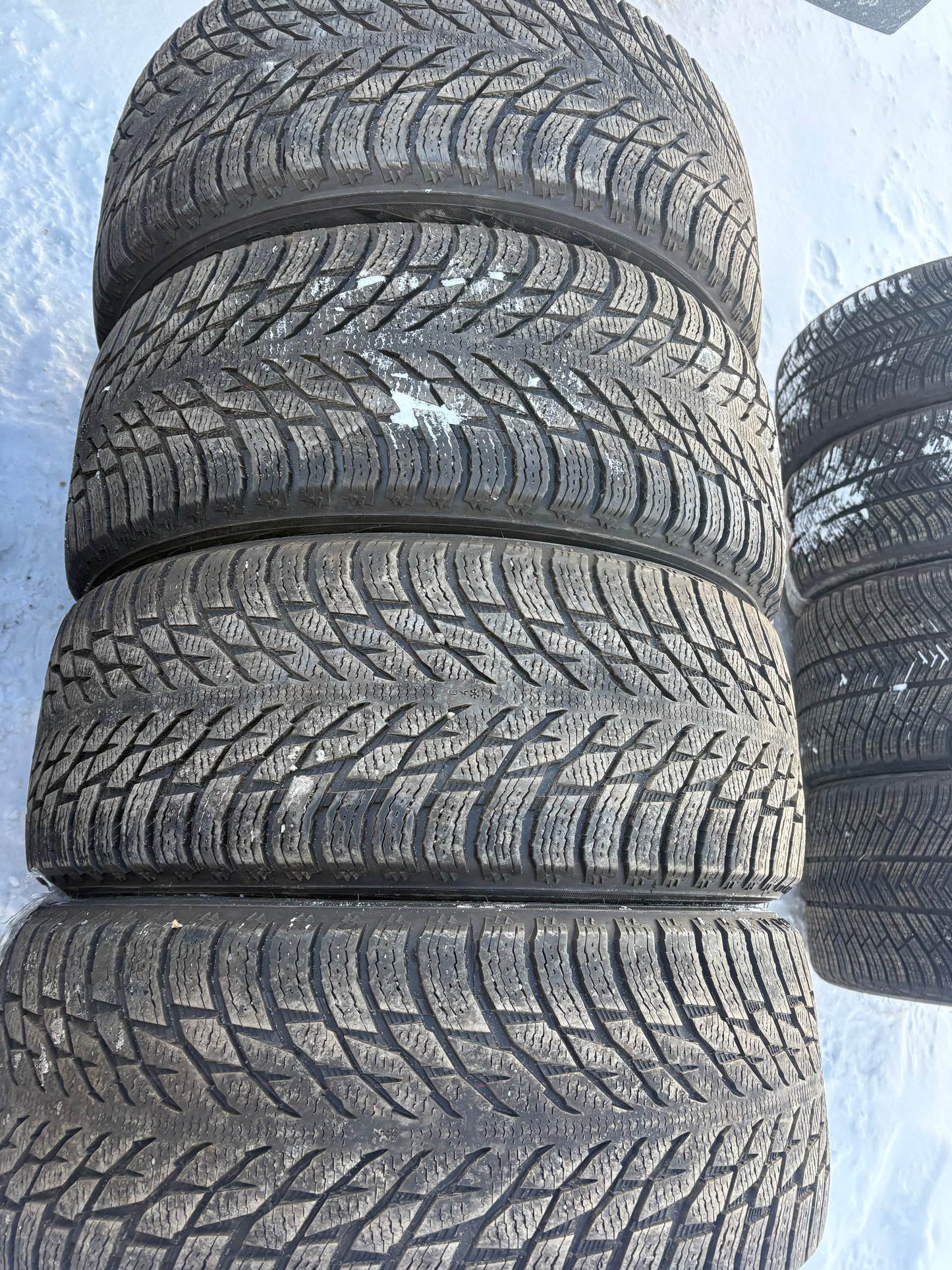 4 pneus d hiver 265/50r20 nokian en tres bon etat