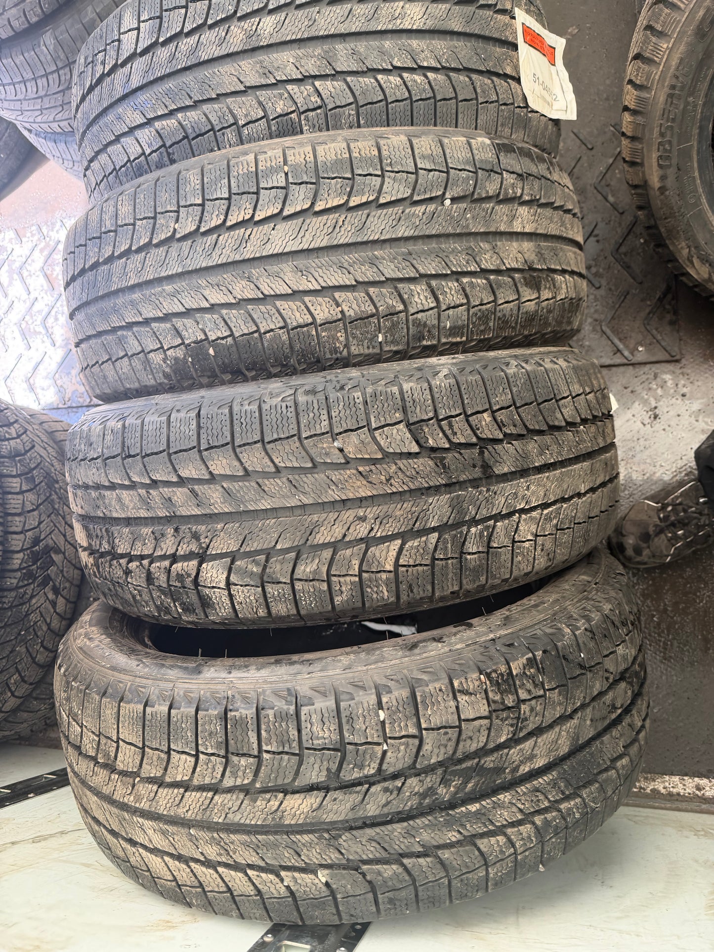 4 pneus d hiver 245/50r20 Michelin a l etat neuf