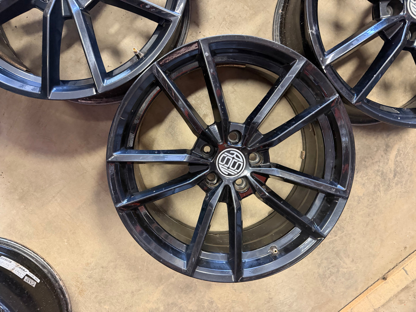 4 mags rssw 18 pouces 5x108 a l état neuf