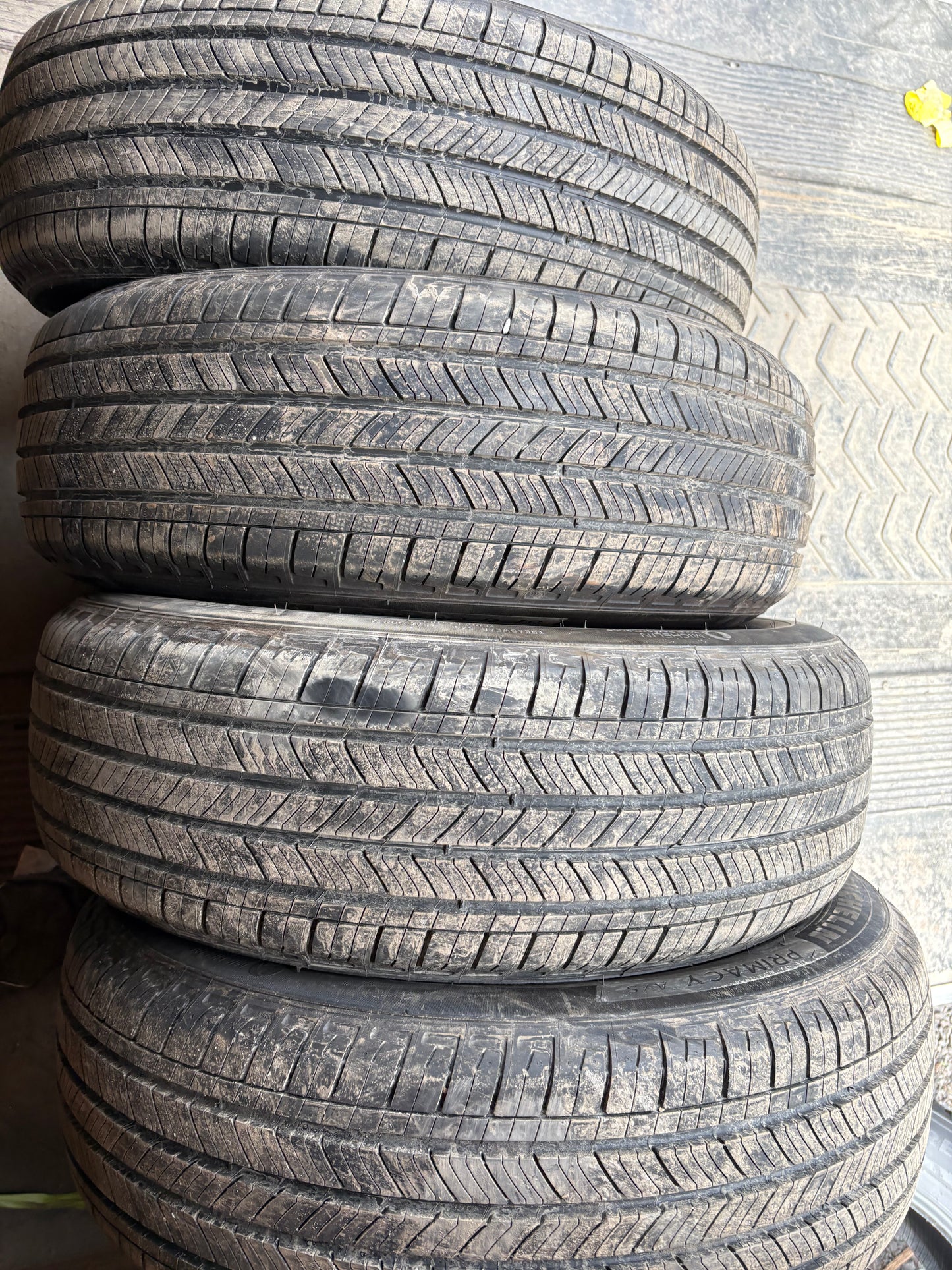 4 pneus d ete neufs 225/60r18 Michelin en liquidation