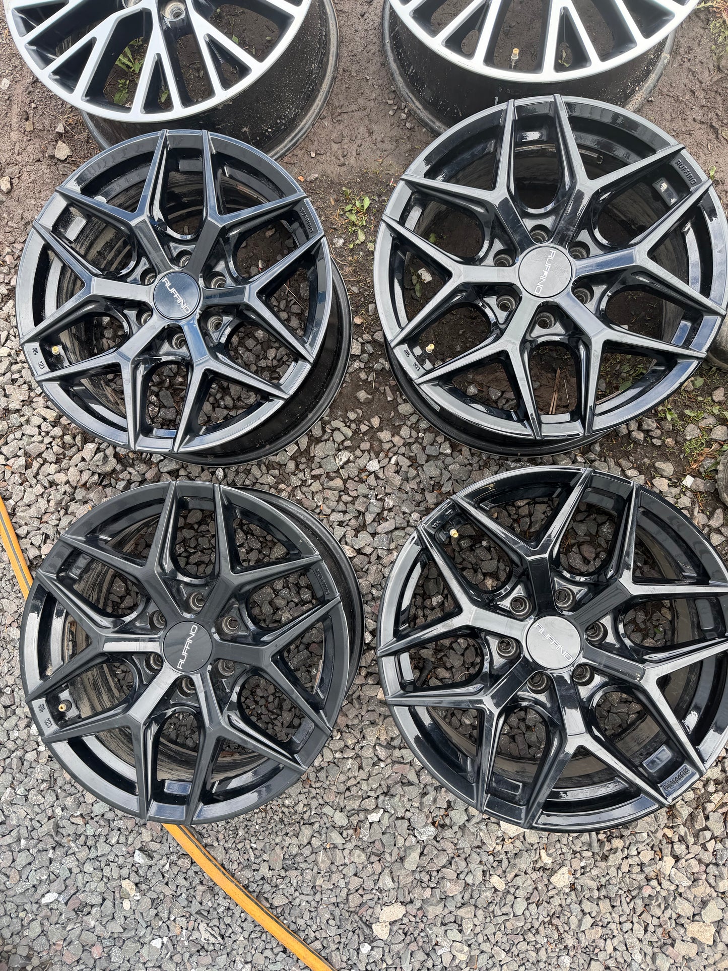 4 mags ruffino 17 pouces 6x120 a l état neuf