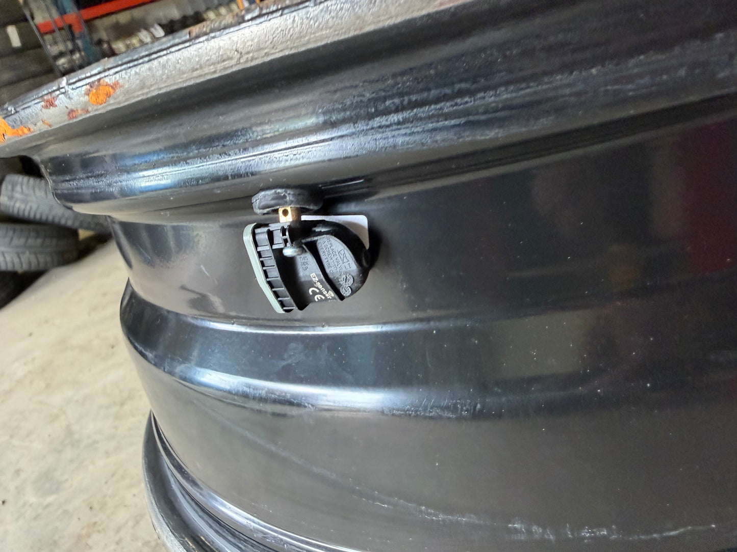 4 roues d acier 17 pouces Chevrolet 6x139.7 avec valves tpms