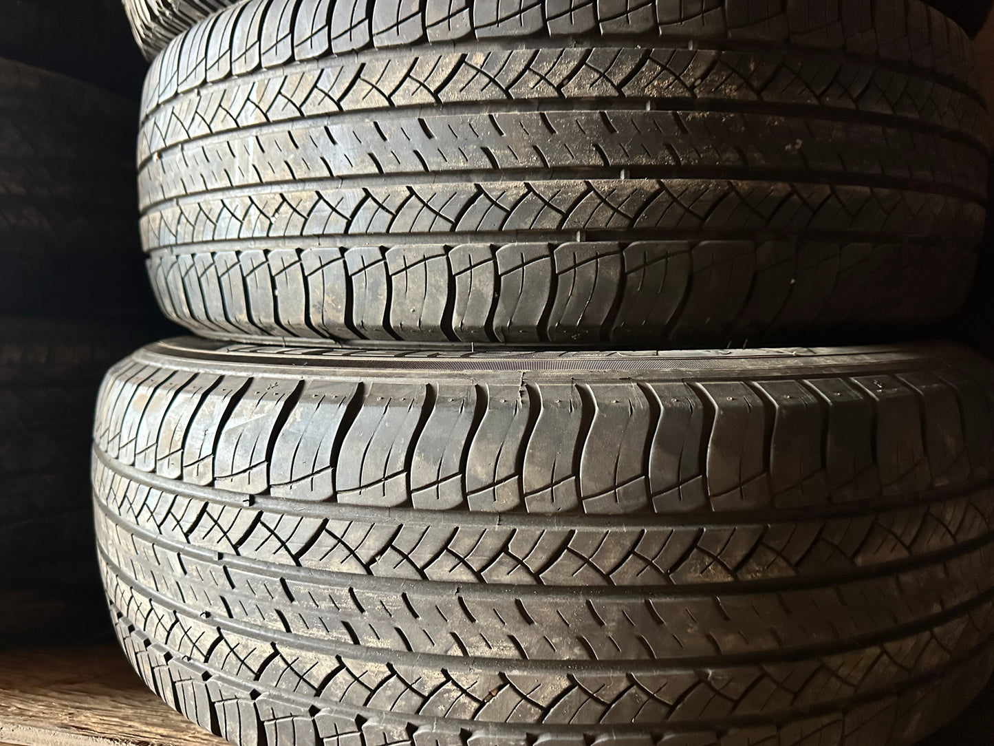 2 pneus d ete 225/65r17 michelin en bon etat