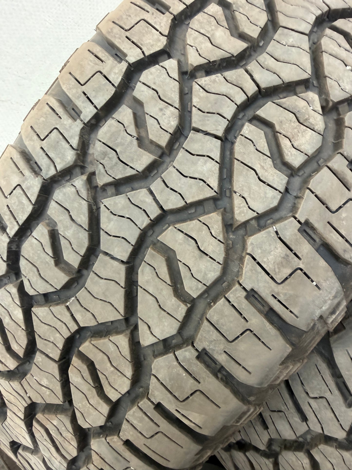 4 pneus d ete neuf 275/65r18 good year en liquidation