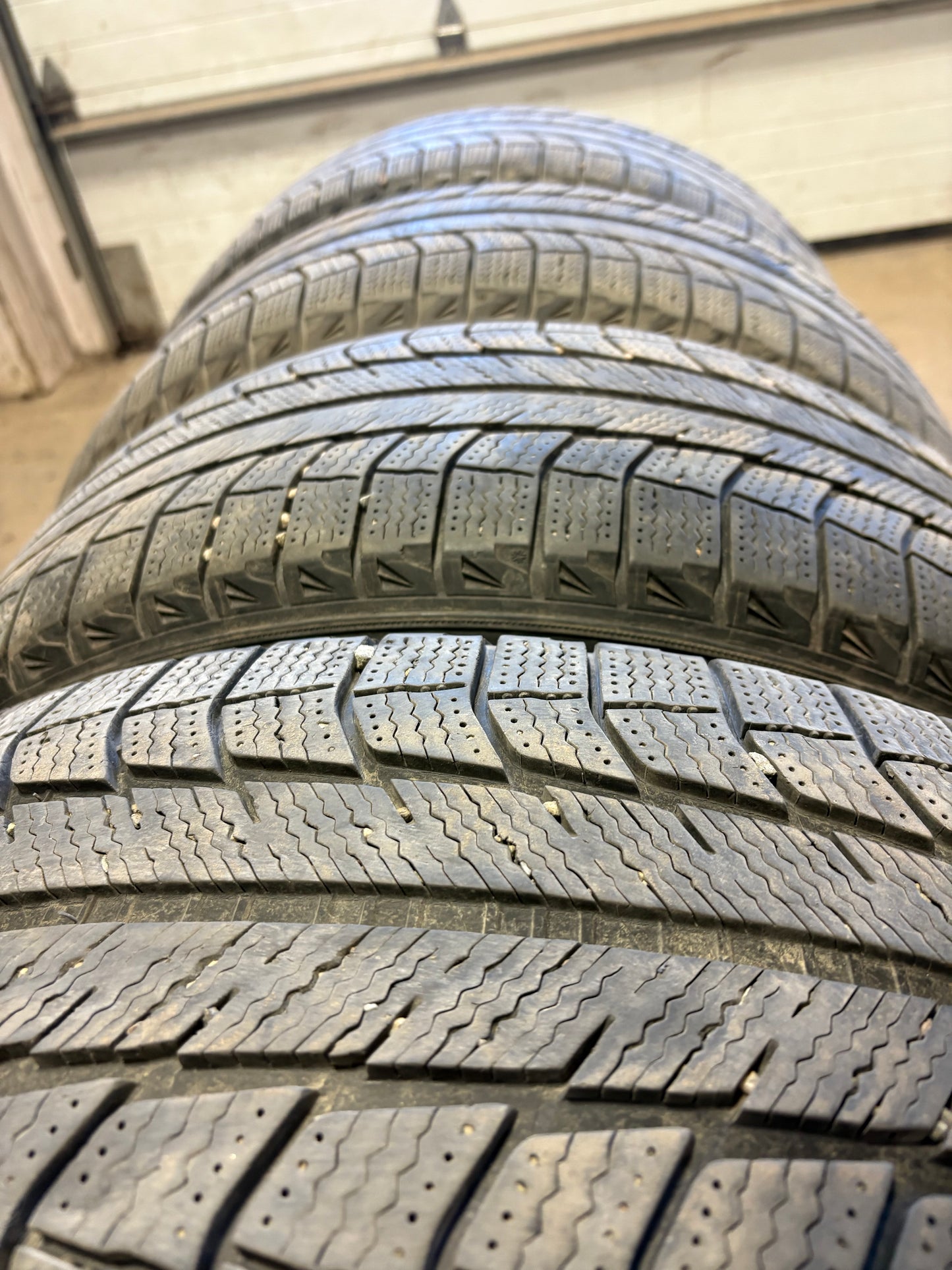 4 pneus hiver 245/50r20 michelin en bon état