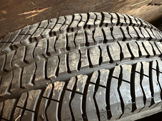 1 pneu d’été lt275/70r18 Michelin neuf
