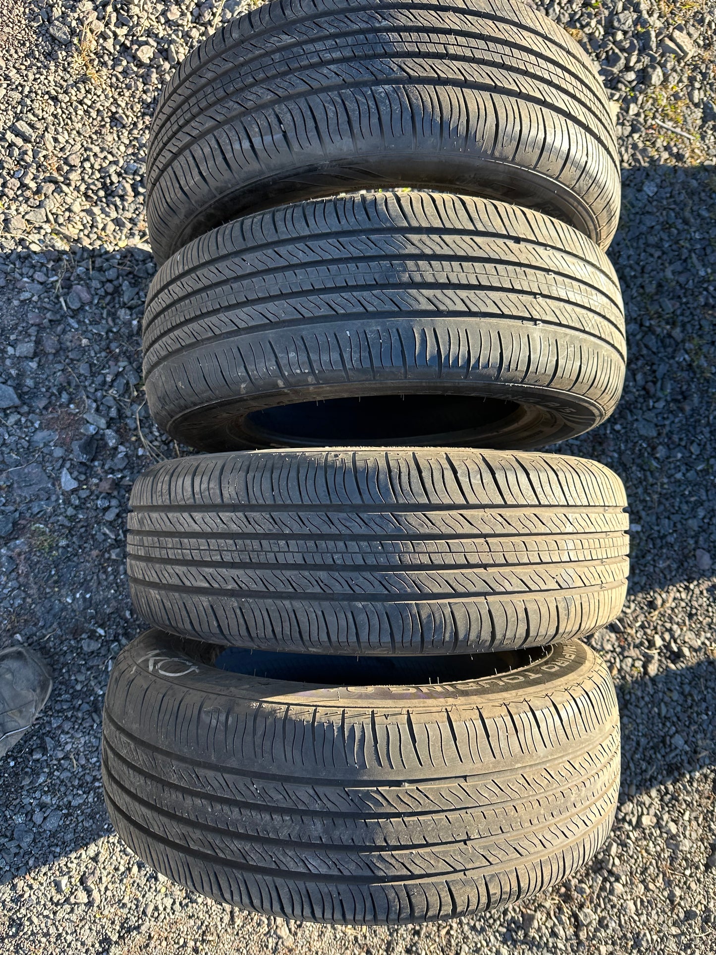 4 pneus d ete 195/65r15 gt radial en bon etat