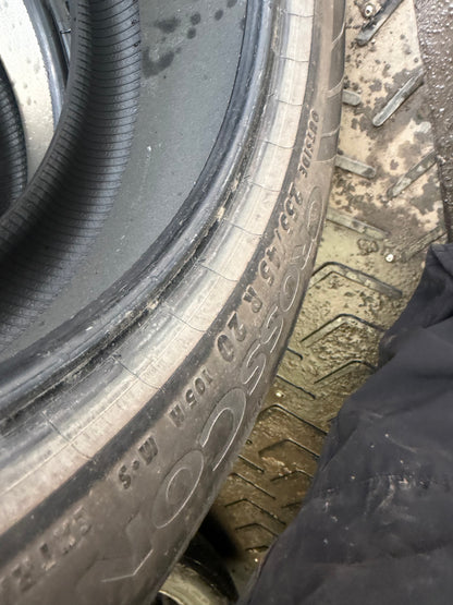 2 pneus d ete 255/45r20 continental en bon etat