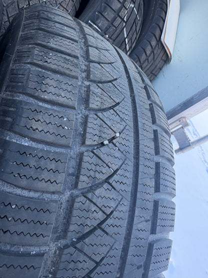 4 pneus d hiver 235/50r18 gt radial