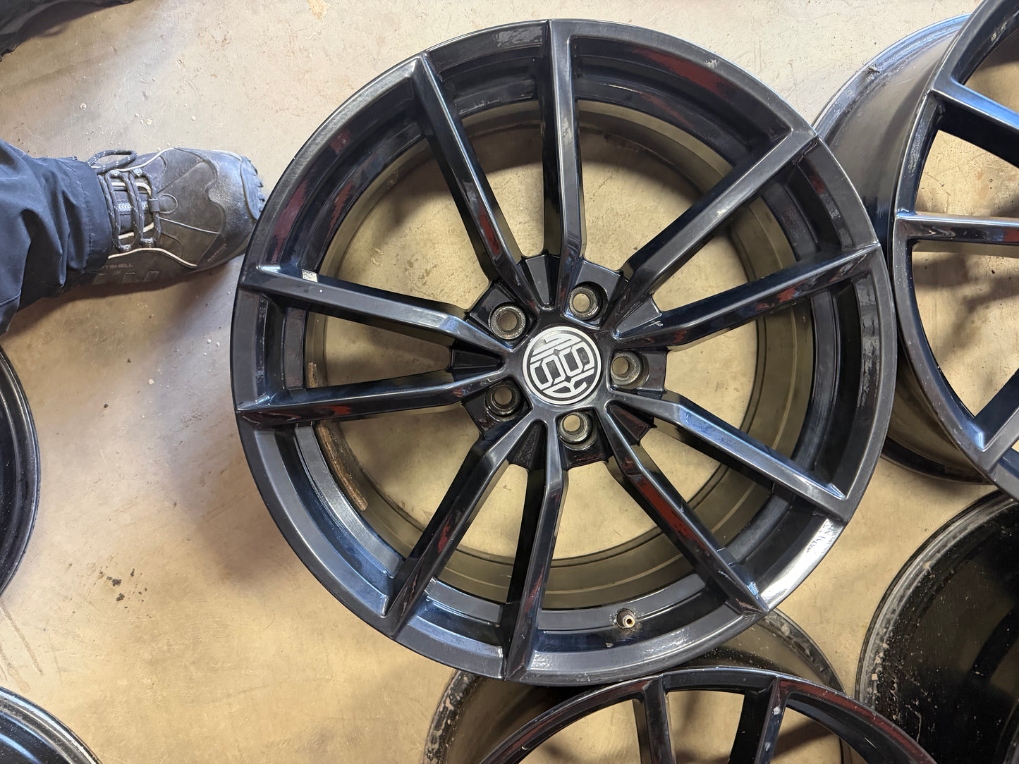 4 mags rssw 18 pouces 5x108 a l état neuf