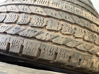 4 pneus d hiver lt 225/75r17 firestone 10 plies en bon état