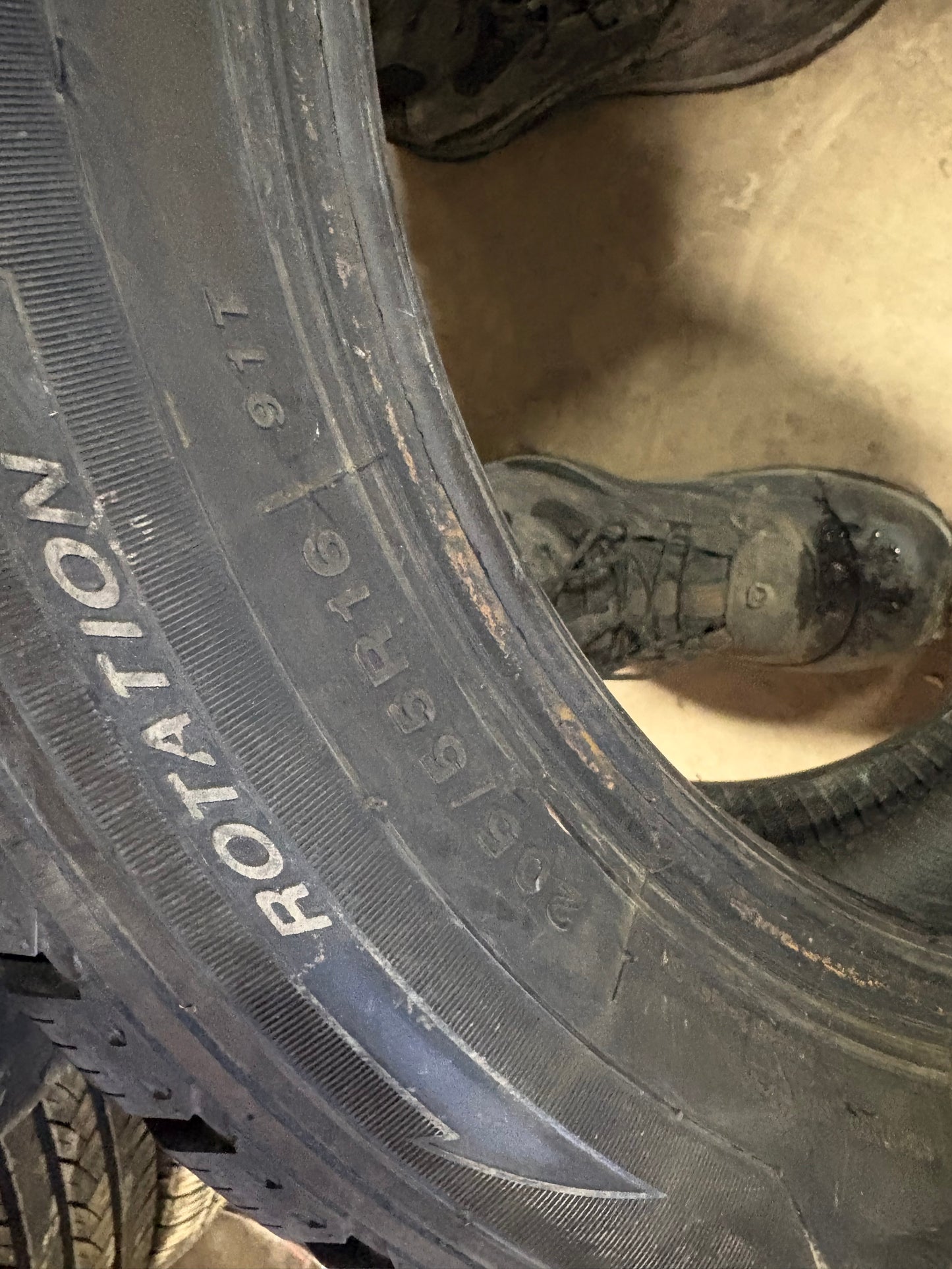 4 pneus d hiver 205/55r16 rovelo a l état neuf