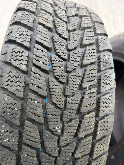 1 pneu d hiver 205/60r16 toyo a l etat neuf