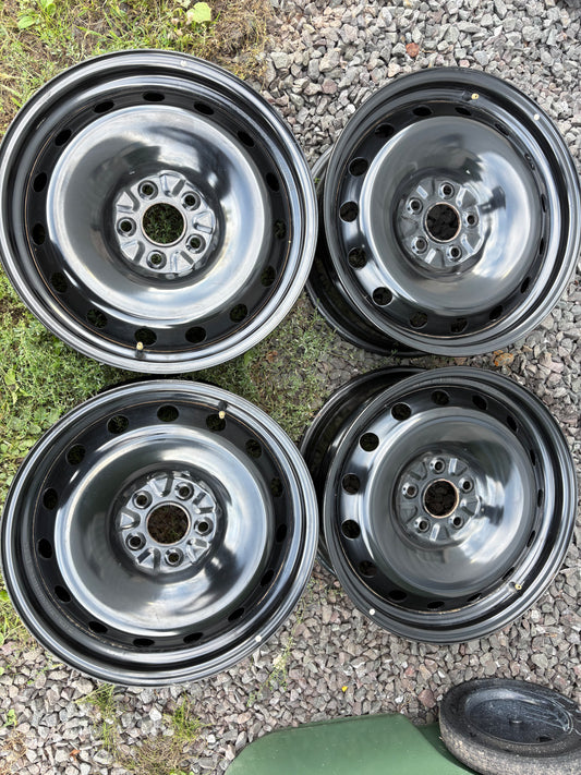 4 roues d acier 18 pouces 5x120 a l etat neuve