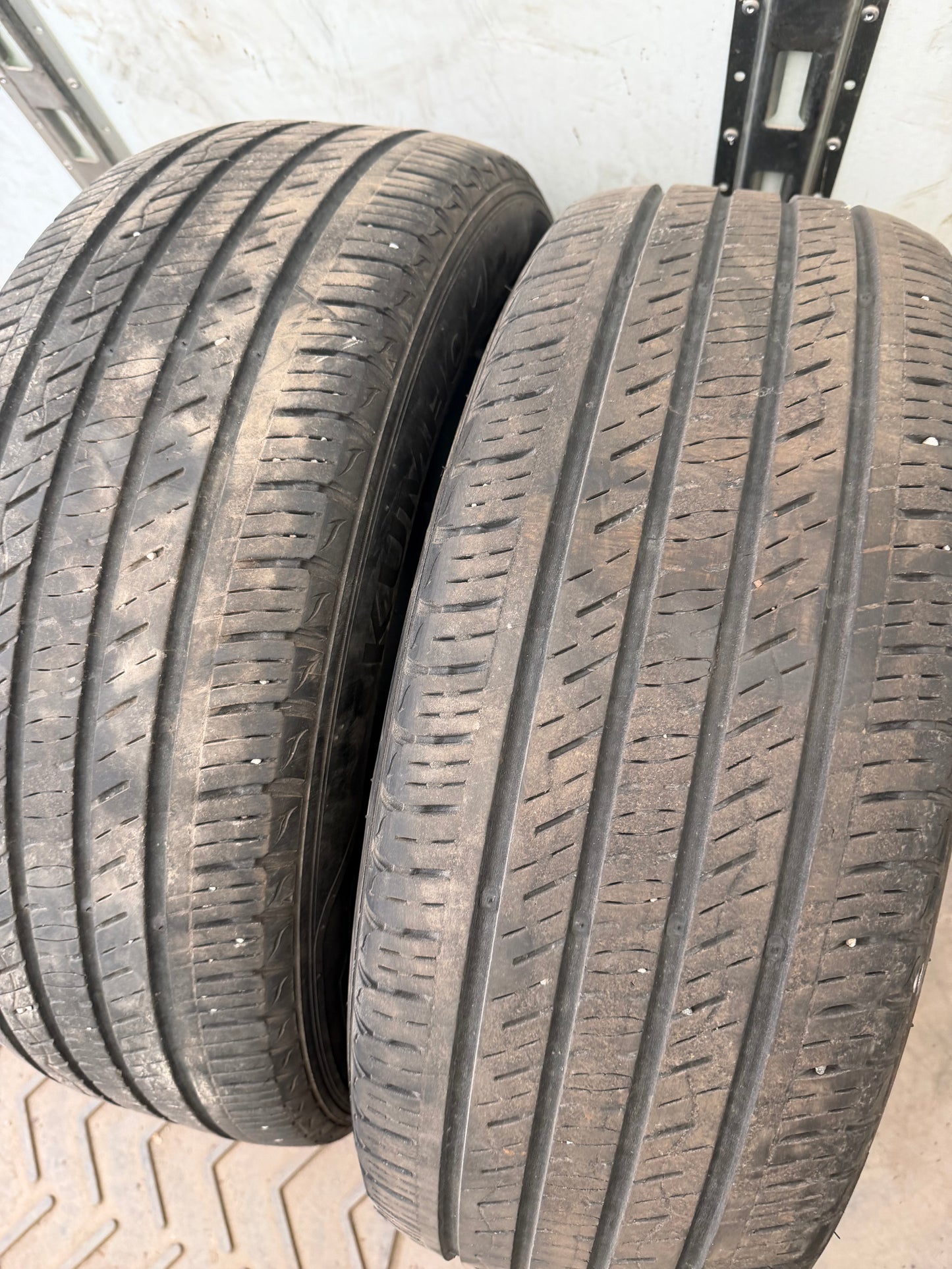 2 pneus d ete 225/60r17 kumho en bon état