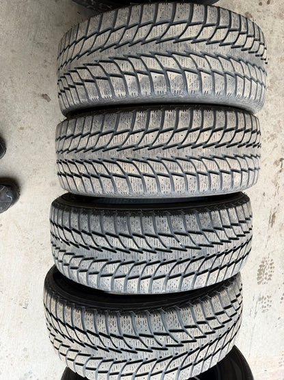 4 pneus d hiver 215/55r17 good year