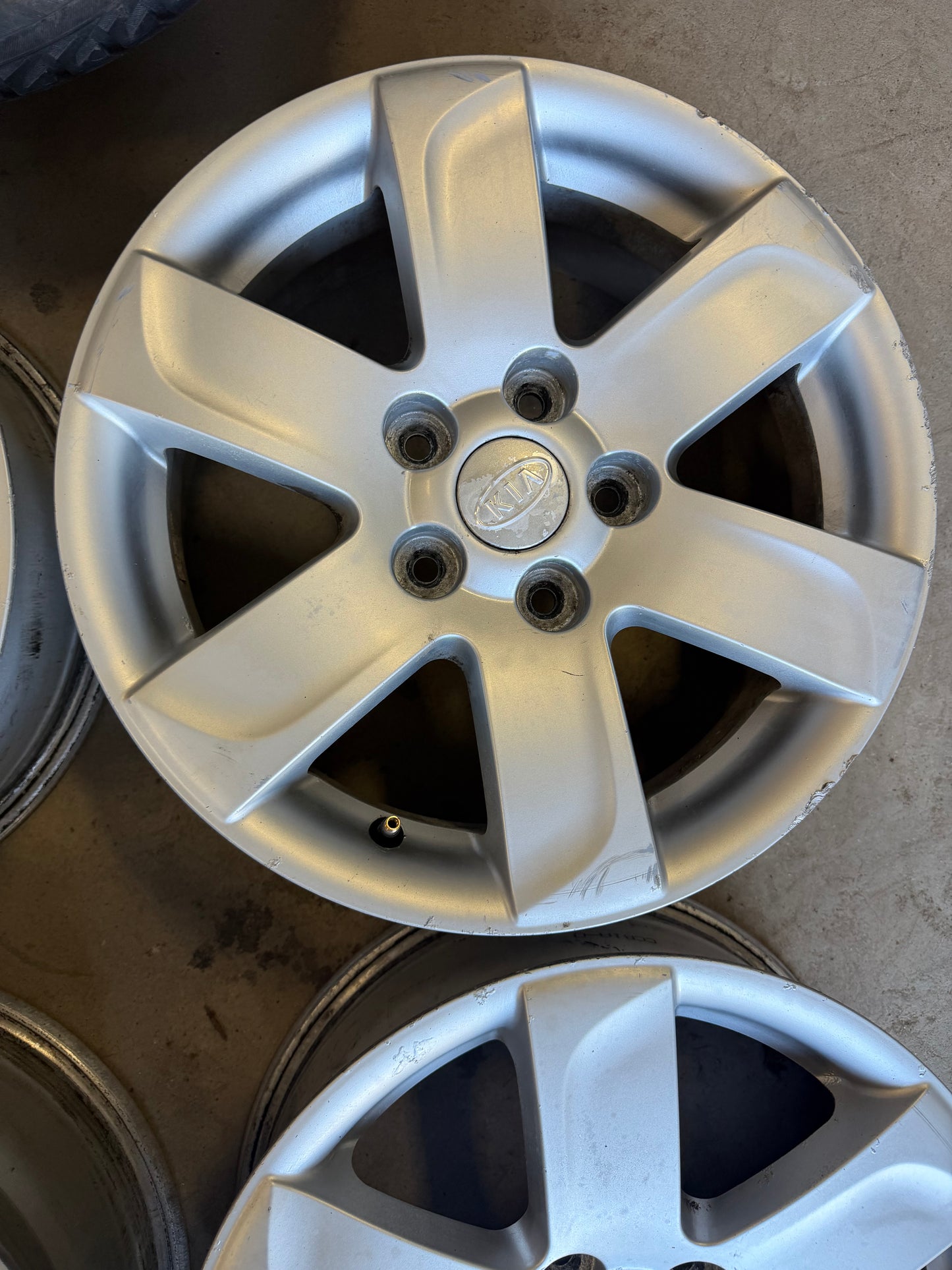4 mags kia 16 pouces 5x114.3