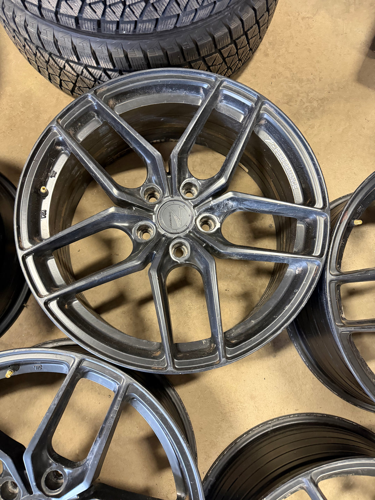4 mags z performance 19 pouces 5x120 en bon état