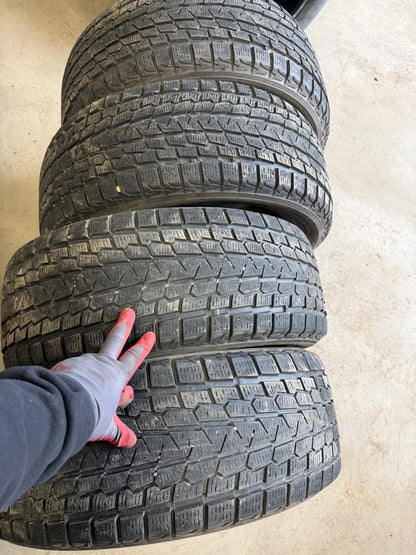 4 pneus d hiver 245/50r20 Yokohama en tres bon etat