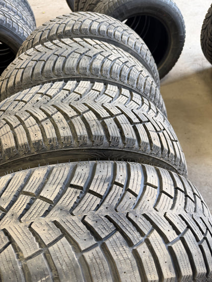 4 pneus d hiver 245/60r18 nexen a l etat neuf