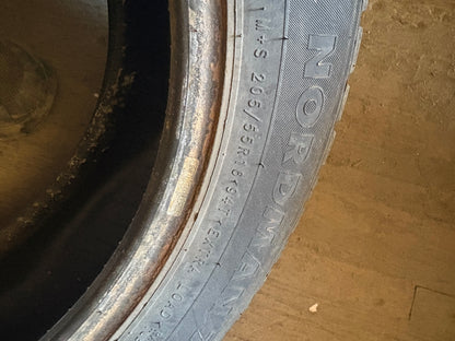 1 pneu d hiver 205/55r16 nokian en bon etat