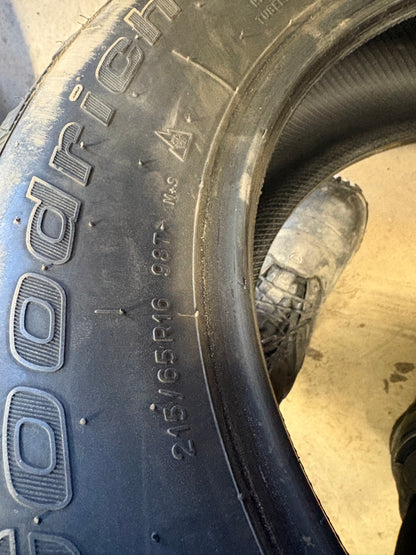 4 pneus d hiver 215/65r16 bf goodrich a l état neuf