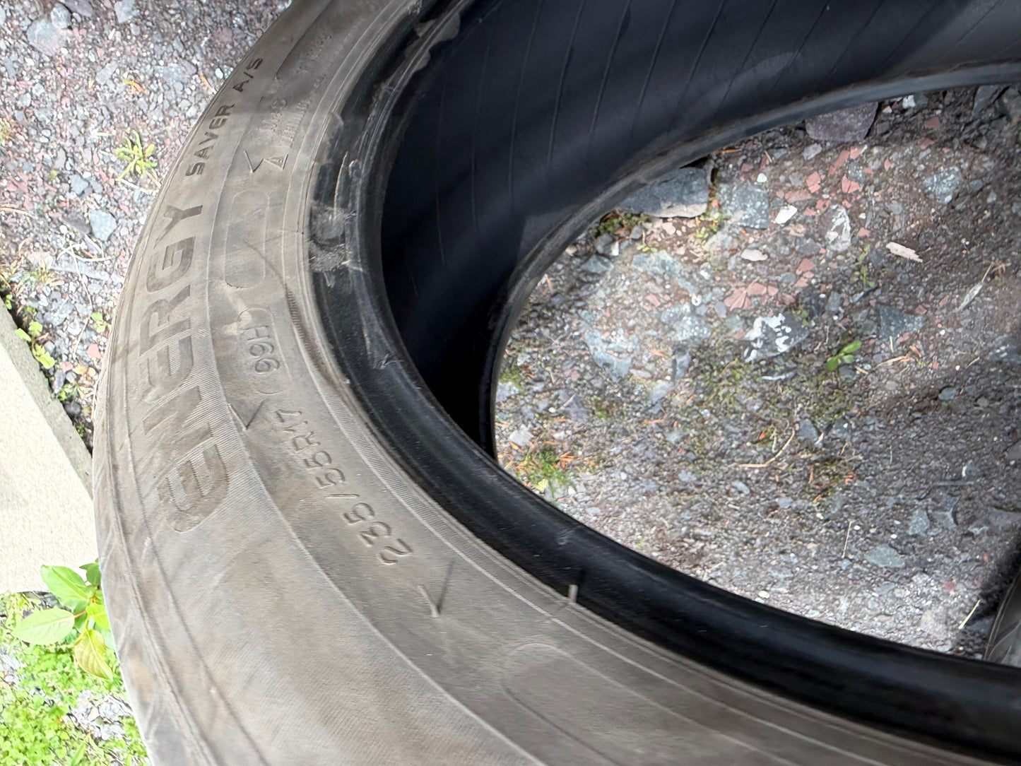 4 pneus d ete 235/55r17 michelin en bon état