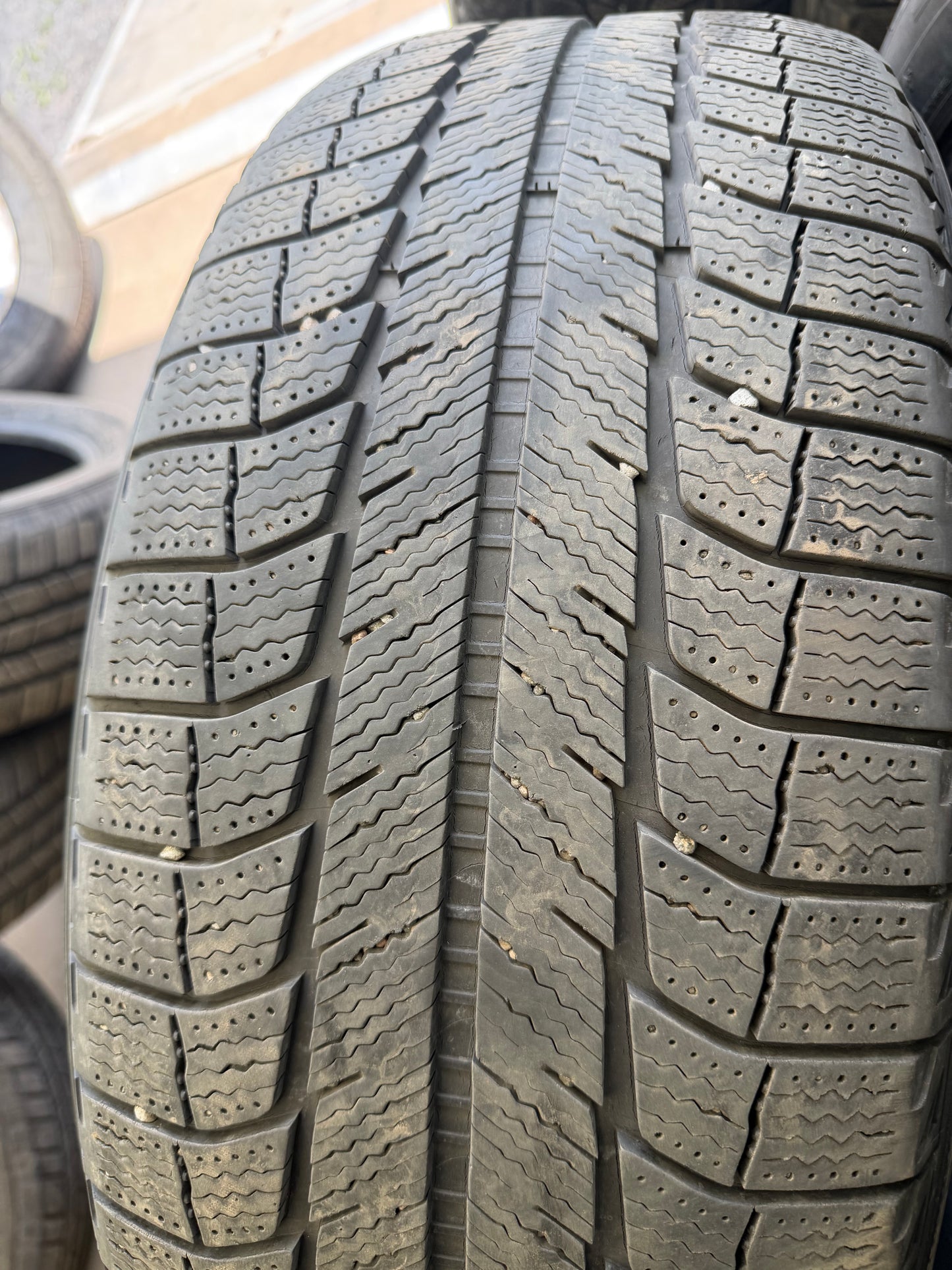 2 pneus d hiver 245/50r20 Michelin en bon état