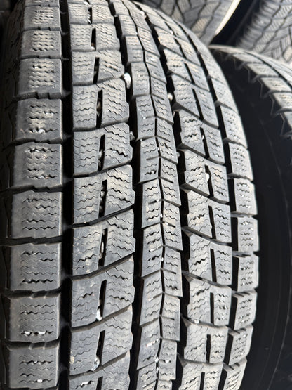 4 pneus d hiver 215/70r16 dunlop a l etat neuf