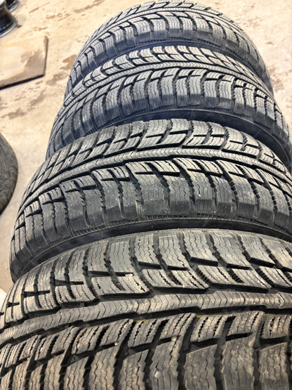 4 pneus d hiver 205/55r16 bf goodrich a l etat neuf